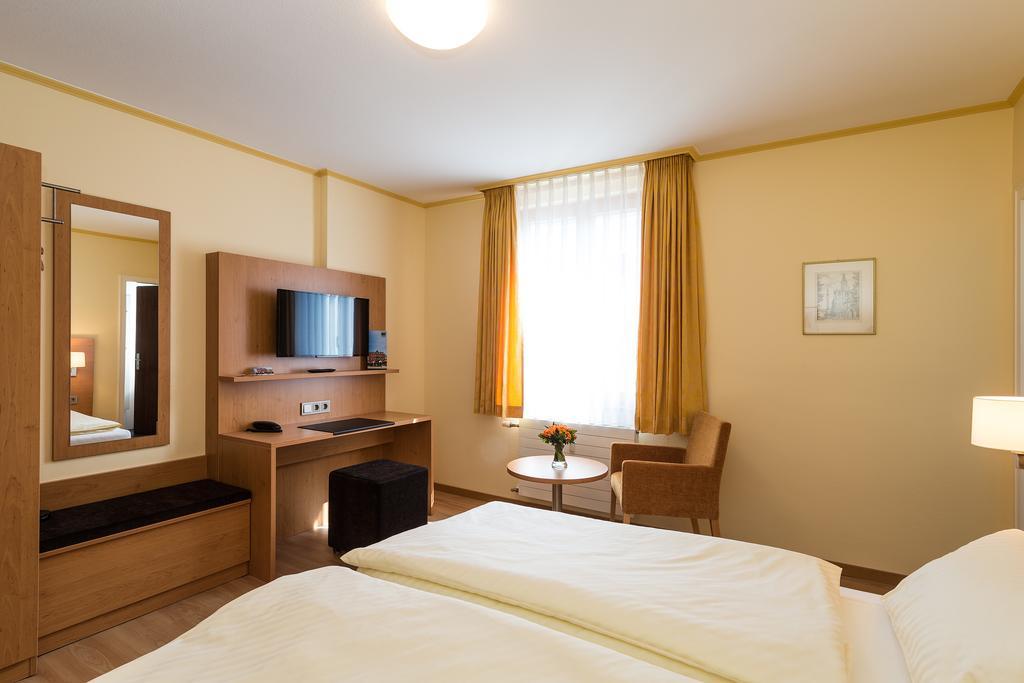 Hotel Hirschen Konstancja Zewnętrze zdjęcie